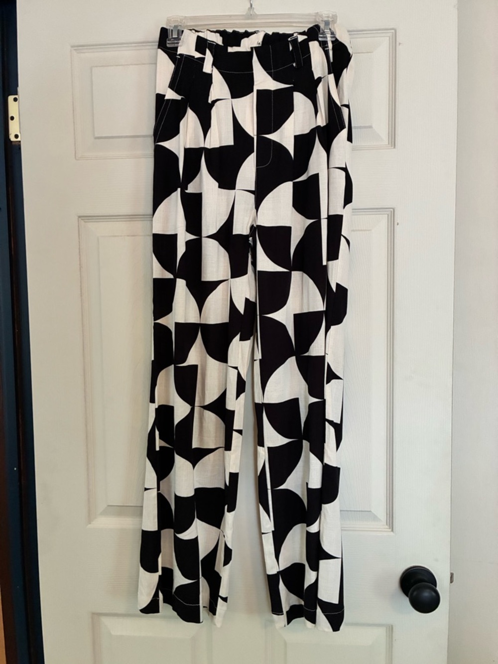 LuLaRoe Black & White Graphic Wide-Leg Pants. NWT